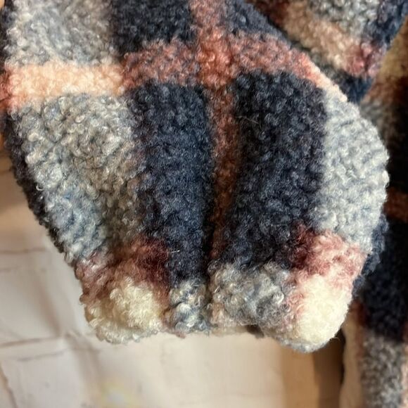 Berkeley Jensen half button collar,  plaid Sherpa. Multiple sizes. NWT. - Picture 4 of 11